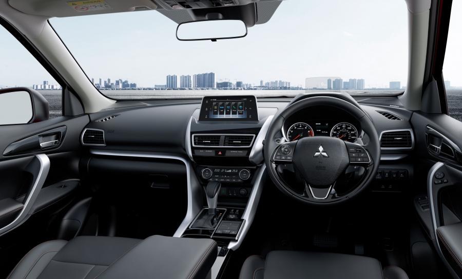 Торпедо Mitsubishi Eclipse Cross 2017 года  (UK) (фото 10 из 18)